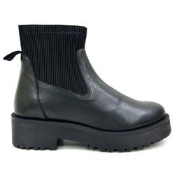 Olivia Black Platform Chelsea by oobash / Buddify