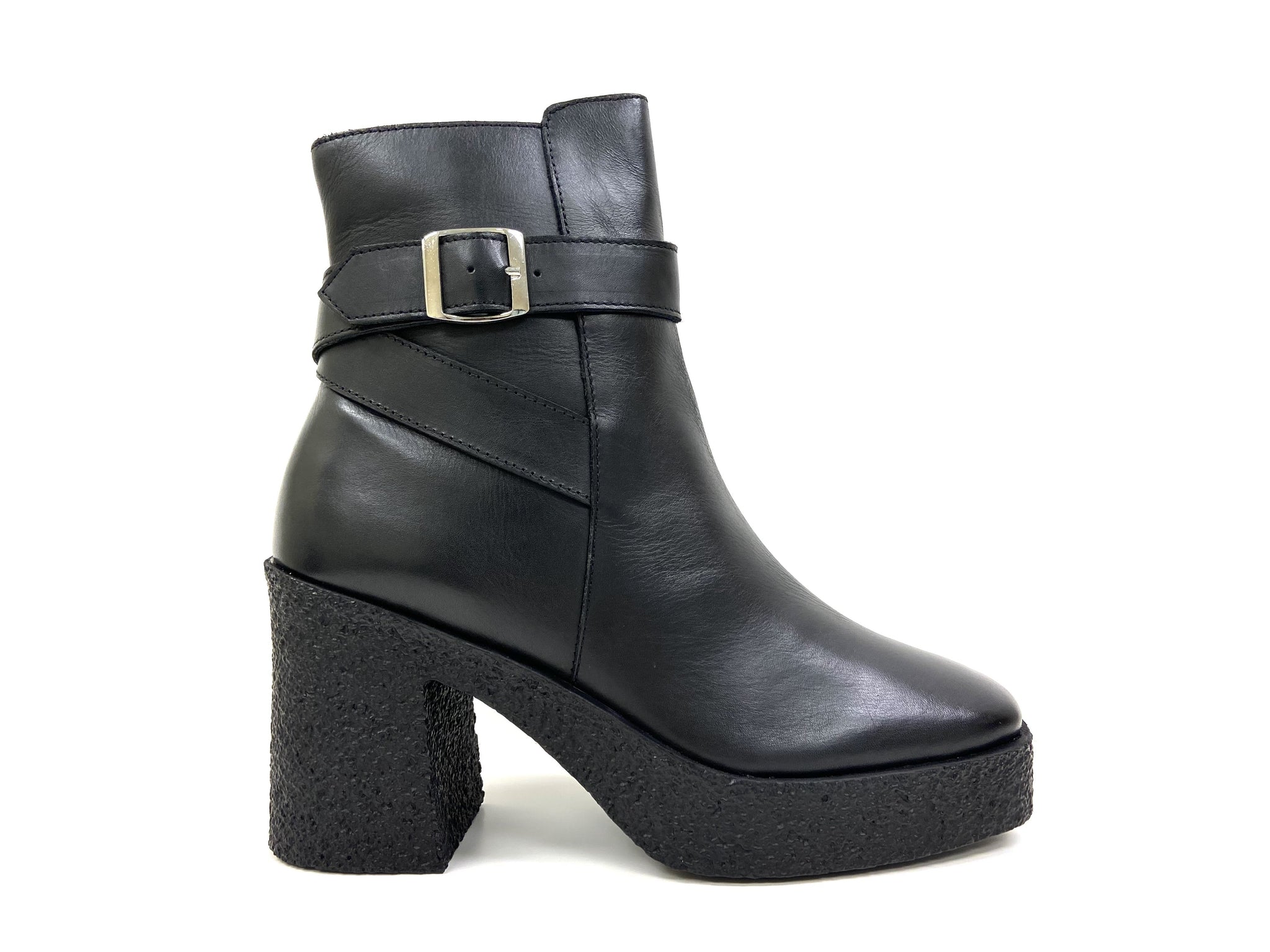 Lara Black Platform High Heels by oobash / Buddify
