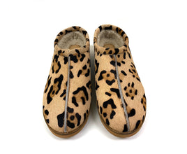 Designed with minimal Verona Fleece Slippers by oobash / Buddify