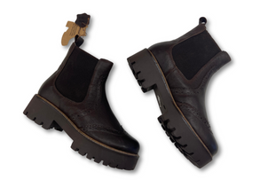 Emma Brown Oxford Chelsea by oobash