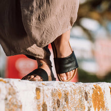 'YIN' - Schwarze Sandalen, monochrom / einfarbig - vegan by Fünve / Buddify