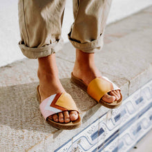 vegan' and pink. Get these stylish - Gelbe Sandalen in Senf, Terracotta, Weiß, Rosa - Vegan 'gelbe' (yellow) sandals in mustard, terracotta, by Fünve / Buddify