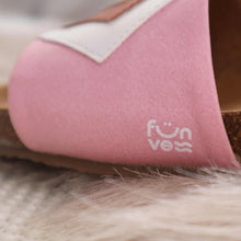 vegan' and pink. Get these stylish - Gelbe Sandalen in Senf, Terracotta, Weiß, Rosa - Vegan 'gelbe' (yellow) sandals in mustard, terracotta, by Fünve / Buddify
