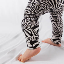 HEY! SENSORY PRINT BAMBOO ZIPPY by NIXX BABY / Buddify